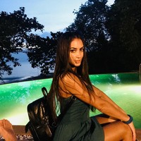 Banyak cara yang bisa dilakukan untuk awet muda. Tapi, Inna Vladimirskaya punya caranya yang cukup aneh, yakni melakukan jogging tanpa busana di tengah salju setiap minggu. Foto: dok. Instagram