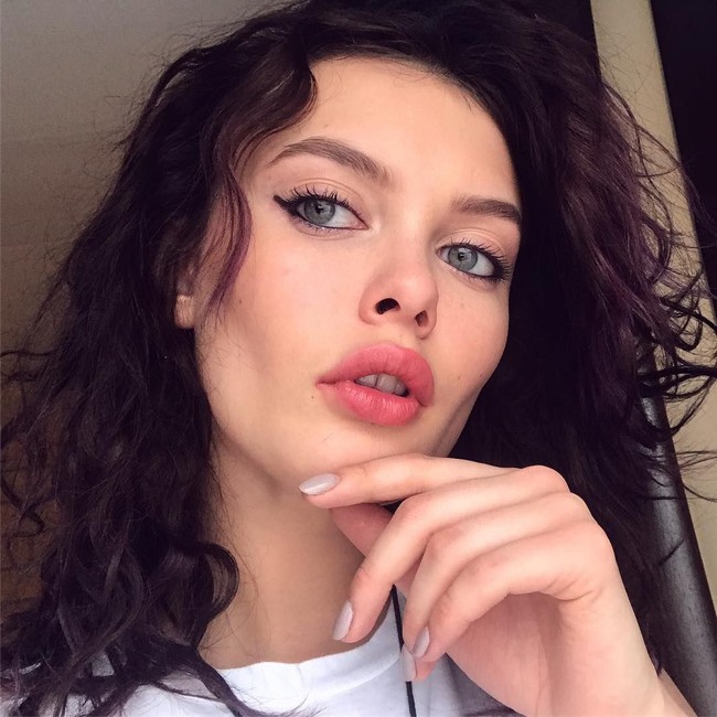 Meski belum jelas apakah Liza dan Valentin sudah benar-benar sah bercerai, namun Liza mengatakan bahwa Valentin adalah mantan suaminya. Foto: Instagram