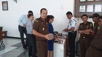 Uang itu langsung dimasukkan ke kas negara.
