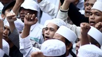 Jumlah peserta aksi diperkirakan mencapai 200 orang. Polda Metro Jaya menyiapkan personel yang cukup untuk mengamankan aksi tersebut.