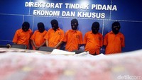 Ini dia para pembuat dan pengedar uang palsu yang dibekuk polisi.
