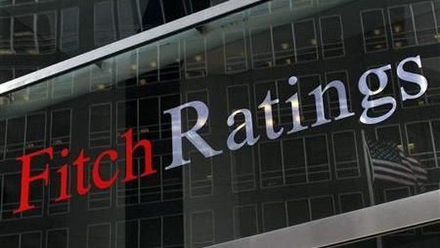 Fitch: Rupiah Melemah, Aset & Profitabilitas Bank RI Tertekan