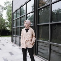 Aktris Melody Prima meramaikan layar kaca Tanah Air sejak tahun 2008. Lebih dari 10 sinetron dan Film Televisi (FTV) pernah ia bintangi. Sinetron populer yang ia bintangi adalah Safa dan Marwah, ABG Jadi Manten, serta Samson dan Dahlia. Foto: Instagram/MelodyPrima