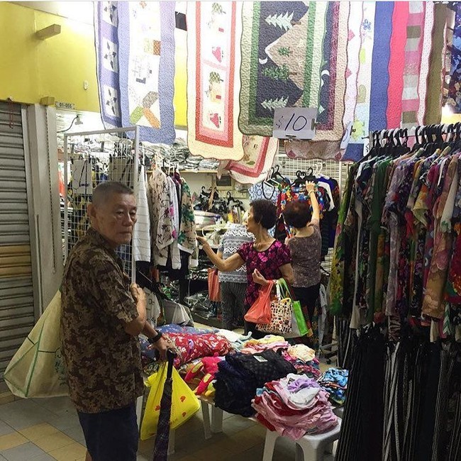  Pemandangan familiar di pasar atau pusat perbelanjaan ini pasti sering lihat atau bahkan alami.