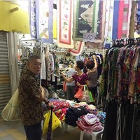  Pemandangan familiar di pasar atau pusat perbelanjaan ini pasti sering lihat atau bahkan alami.