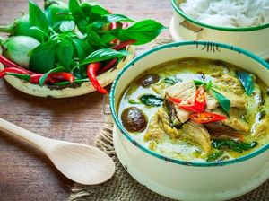 Siang Ini Enaknya Makan Green Curry Khas Thailand di 5 Tempat Ini