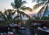 10 Restoran Ini Punya Seafood, Pantai Dan Sunset Keren Di Bali - Foto 3