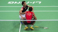 Duel menarik juga terjadi pada sektor putra, Lin Dan yang tampil sebagai unggulan keenam, akan berjumpa dengan Lee Chong Wei (Malaysia). Duel itu merupakan duel klasik. (Victor Fraile/Getty Images)