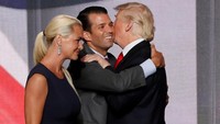 Donald Trump Jr dan Vanessa saat Donald Trump menerima nominasi pencalonan presiden dari Partai Republik di 2016 (Foto: Reuters)