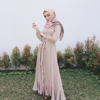 Setelah menikah dengan Tommy Bagus Setiadi, Melody Prima sempat vakum berakting. Ia pun sudah memiliki buah hati hasil pernikahannya itu. Setelah melahirkan, banyak netizen yang merasa iri karena Melody tetap langsing. Foto: Instagram/MelodyPrima