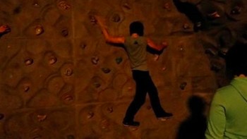 Tolong bikin backgroundnya lebih berbahaya. Foto: We Do Poshop