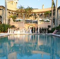 Pernikahan mereka berlangsung pada 12 November 2005 di resor milik Trump, Mar-A-Largo di Palm Beach, Florida, AS. Sekitar 10 bulan sebelumya, di lokasi yang sama, Donald Trump menikahi Melania Trump. (Foto: Getty Images)