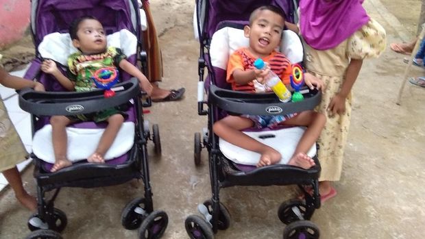 Pilu Ibu di Aceh: Sebatang Kara Rawat 2 Anak Lumpuh dari Lahir