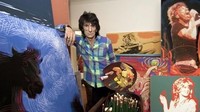 Ronnie Wood, guitaris The Rolling Stones itu juga memiliki bakat di bidang seni lukis. Ia pun kerap menuangkan nuansa Rock n Roll dalam karyanya tersebut. (Dok. Ist)