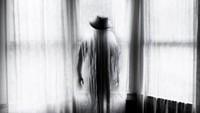 Daniel Vazquez mengambil konsep foto yang berbeda dengan kebanyakan. Ia pun membuat foto-foto seram layaknya penampakan dan potongan film horor.  Foto: Dok. Instagram/americanghoul
