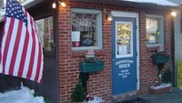 Terletak di New York, restoran ini masih tetap bertahan dengan bangunan kecil dan minimalis. Restoran ini terkenal dengan menu burgernya yang beratnya hingga lebih dari 1 Kg. Penasaran? Foto: Istimewa