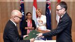 Foto: Syal Aborigin Jadi Gaya Diplomasi Retno Marsudi di Australia