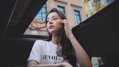Potret 8 Artis Cantik yang Pesonanya Bikin Pemain Sepak Bola Terpana