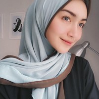 Baru-baru ini, ia kembali mengejutkan netizen dengan keputusannya berhijab. Melody Prima mengunggah foto hijab pertamanya di Instagram pada tanggal 27 Februari 2018. Foto: Instagram/MelodyPrima