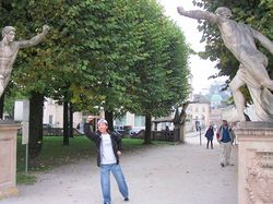 Karya Kocak Pakar Photoshop yang Wujudkan Semua Permintaan