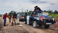 Tim di lokasi perburuan. Tim ditambah atas perintah Dirjen Koservasi Sumber Daya Alam dan Ekosistem (KSDAE) Wiratni.