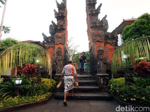 Ditjen Bimas Hindu Kemenag Beri Beasiswa untuk Guru dan Dosen Agama Hindu