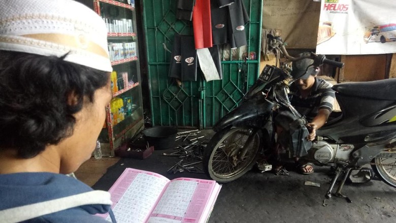 Alhamdulillah Ngaji di Bengkel  Motor  Ini Gratis Biaya Servis