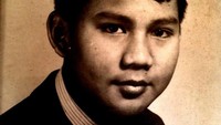 Sebuah foto dari buku tahunan, saat saya masuk kelas 1 SMA. Bagaimana menurut sahabat Facebook, apakah saya ada banyak berubah? tulis Prabowo di Facebooknya. (Foto: dok. Facebook Prabowo Subianto)