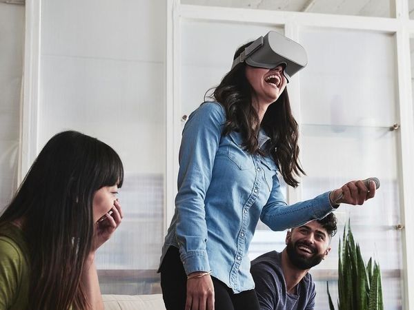 Penampakan Headset VR Murah Oculus
