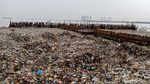 Berita Terheboh: Lautan Sampah di Teluk Jakarta, Lampu Lalin Nyanyi