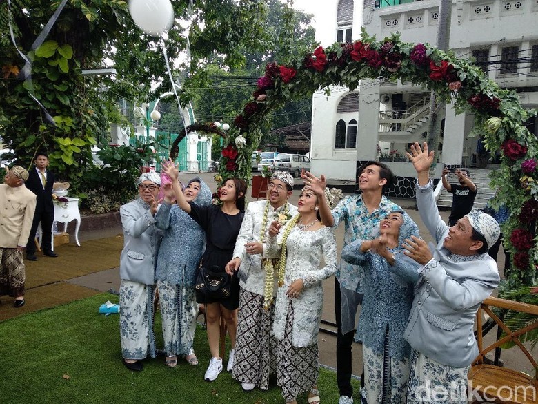 Vanesha Prescilla Ungkap Kebiasaan Buruk Adipati Dolken Suka Gigit Kuku Vanesha Prescilla Ungkap Kebiasaan Buruk Adipati Dolken Suka Gigit Kuku