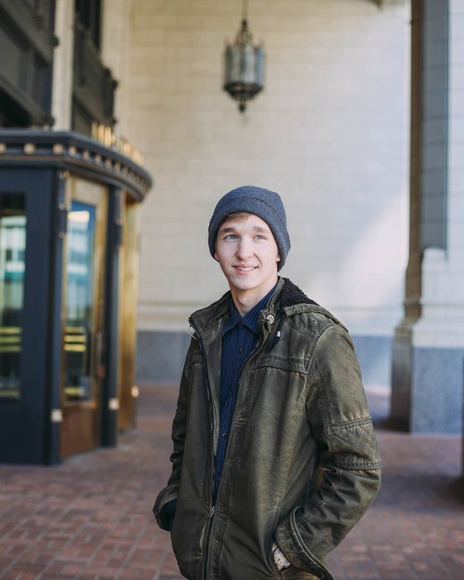 Saat audisi, Ben mengaku pada ketiga juri yakni Luke Bryan, Lionel Richie dan Katy Perry dirinya adalah seorang kasir di toko elektronik. Foto: Instagram