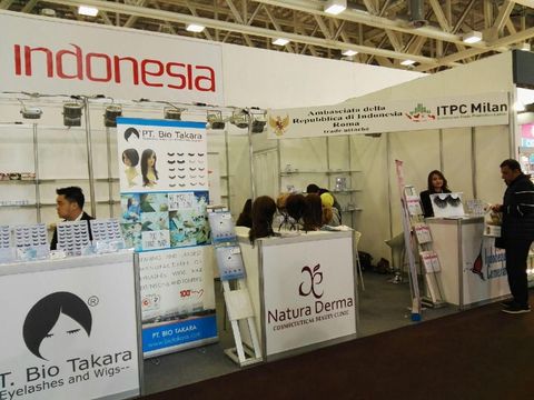 Keren! Bulu Mata Palsu dari Purbalingga Jadi Favorit di Italia