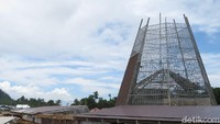 Selain itu ada pula sarana penunjang ekonomi seperti pasar perbatasan, foodcourt, wisma Indonesia, gedung serbaguna dan parkir kendaraan. Semuanya dibangung di atas lahan seluas 12,2 hektare dan luas bangunan 9.921 meter persegi.Foto: Danang Sugianto/detikFinance