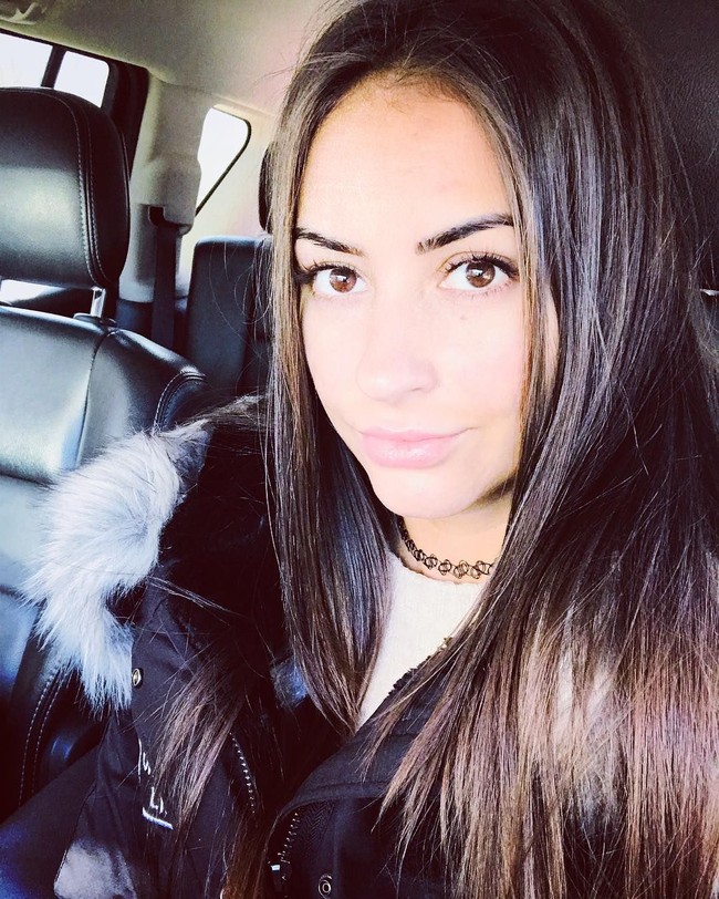 Inna mengatakan bahwa manusia bisa mengambil manfaat yang sama seperti walrus. Inna juga mengatakan bahwa jangan terlalu lama berendam di air dingin karena jika terlalu lama maka tubuh bisa demam. Foto: Instagram