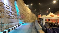 Sandi mengapresiasi kinerja dari Dinas Bina Marga dan PT Adhi Karya dalam mengerjakan underpass Mampang-Kuningan ini. Jika sudah rampung, diharapkan underpass ini bisa mengurai kemacetan di Jalan Raya Mampang. (Foto: Dok. Instagram Sandiaga Uno)