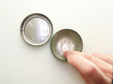 Wanita Ini Hilangkan Komedo Pakai Vaseline, Tak Disangka Hasilnya Memuaskan 