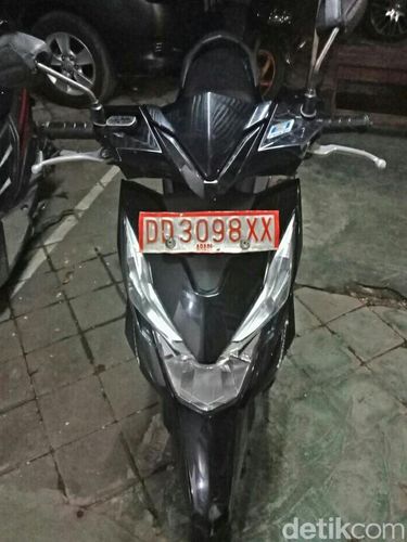 Barang bukti sepeda motor yang dicuri pelaku dari sebuah kosan