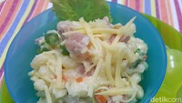 Pasta juga disukai anak-anak. Yang ini makaroni ditambahkan keju yang gurih dan sayuran yang renyah penambah nutrisi. Cek cara membuatnya di resep ini ! Foto: detikfood