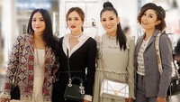 Para bintang cantik dari mulai Nagita Slavina, Shandy Aulia, Nindy, hingga Ayu Dewi berkumpul di sebuah acara akhir pekan lalu. Foto: Instagram