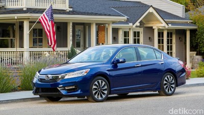 Honda Accord Hybrid Jadi Lebih Murah