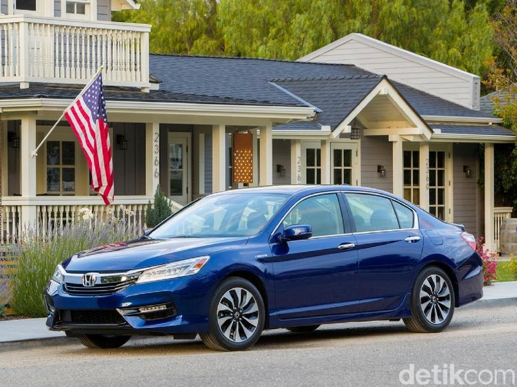 Honda Accord Hybrid Jadi Lebih Murah