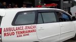 Momen Haru Tahanan Tangisi dan Cium Jenazah Balitanya di Lapas