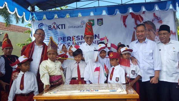 Peresmian internet di Desa Uma Beringin, NTB.