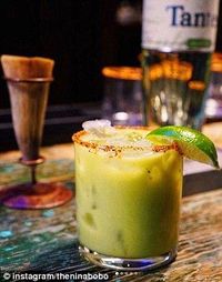 Bukan Olesan Roti, Alpukat Sekarang Jadi Racikan <i>Cocktail</i>!