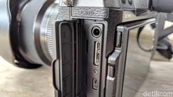 Fujifilm memberikan 5-axis stabilization. Ini menggunakan  tiga axial gyros dan dua prosesor yang bisa melakukan 10.000 kalkulasi per detik. Alhasil X-H1 mampu menimalkan blur hingga 5,5 stop. Foto: Adi Fida Rahman/detikINET