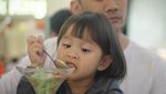 Gemes Banget! Ekspresi Lucu 10 Anak Selebriti Ini Saat Makan