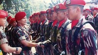 Di akun Facebooknya, Prabowo Subianto banyak mem-posting foto-fotonya saat masih menjadi prajurit. Prabowo purnatugas dari TNI dengan pangkat terakhir letnan jenderal. (Foto: dok. Facebook Prabowo Subianto)