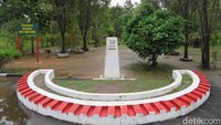 PLBN ini adalah salah satu jalan masuk yang berhubungan langsung dengan Papua Nugini di wilayah selatan Papua. Kawasan yang menjadi titik 0 km ini juga sering dilintasi warga negara tetangga.