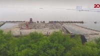 Petugas gabungan berasal dari Sudin Lingkungan Hidup Kepulauan Seribu sebanyak 80 orang dan 20 orang dari Sudin Lingkungan Hidup Jakarta Utara.
